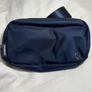 NWT LULULEMON Everywhere Belt Bag